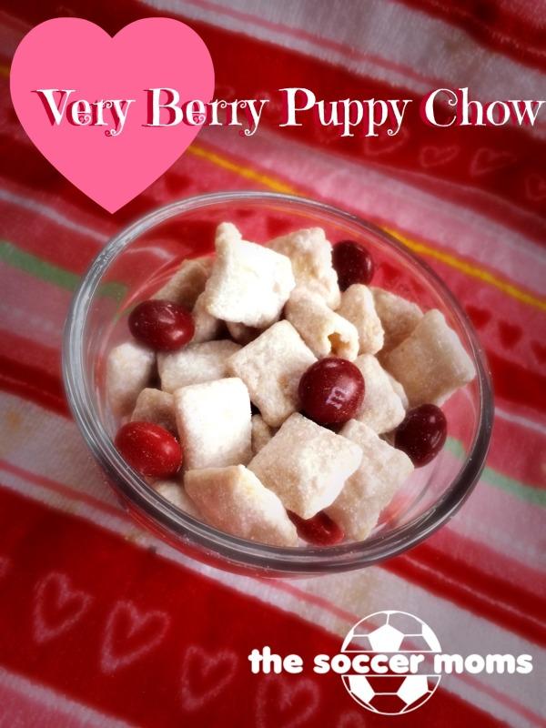 valentine-treats-snack-mix